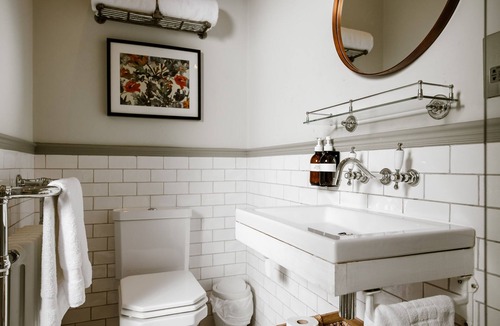 Toddington Hotel | The George Inn