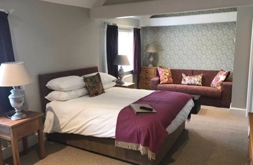 Lacock Hotel | The George Inn