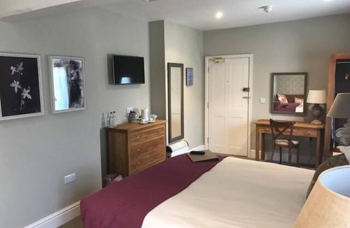 Lacock Hotel | The George Inn