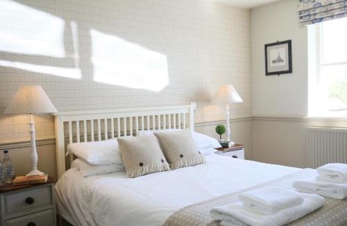 Warminster Hotel | The George Inn