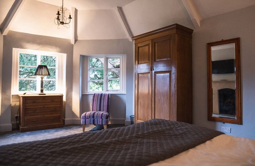 Wedmore House | The George Inn