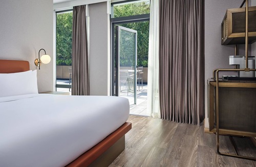 Manhattanville Hotel | The George Manhattan, Tapestry Collection by Hilton+