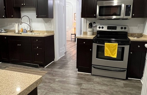 Brantford House | The Georgian; 4 bedroom home, Freshly Decorated for 2026