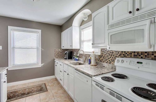 Germantown House | The Germantown Gem | 4BR | Ideal Location | Patio