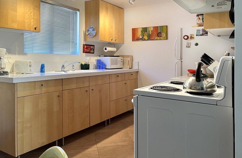Desert Hot Springs Apartment | The Getaway 1BR #5: Pool, Mountain View, Kids/Pets welcome