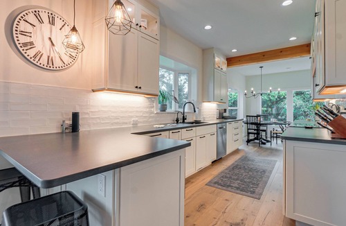 Gold Beach House | The Getaway Gem, SPA, sleeps 8