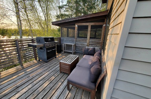 Trent Lakes House | The Getaway Greens Lake 4 BR/Hot tub/Beach/Sunsets