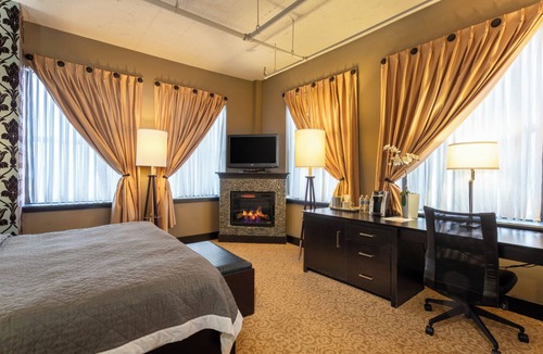 Downtown Niagara Falls Hotel | The Giacomo, an Ascend Collection Hotel