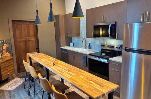 Fisher Apartment | The Gilded Bohemian- 2 bedroom Loft Sleeps 8