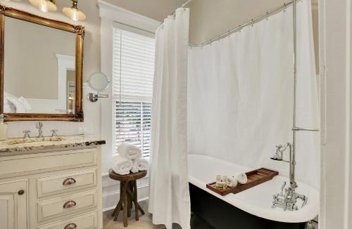 Metropolitan Apartment | The Gilded Fern