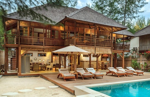 Gili Trawangan Villa | The Gili Beach Resort, 4 Bedrooms Villa Gili Trawangan - Beach Front