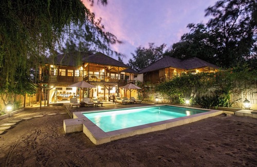 Gili Trawangan Villa | The Gili Beach Resort, 4 Bedrooms Villa Gili Trawangan - Beach Front