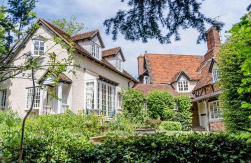 Evesham House | The Gingerbread House