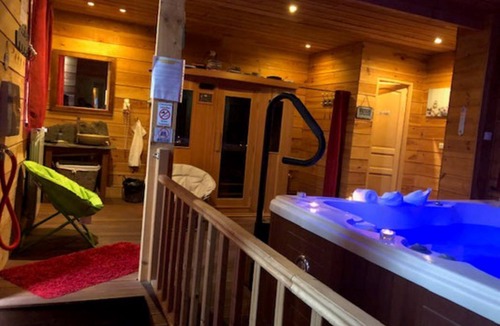 La Salvetat-sur-Agout Ski Chalet | The gite of Lily's chalet sleeps 4