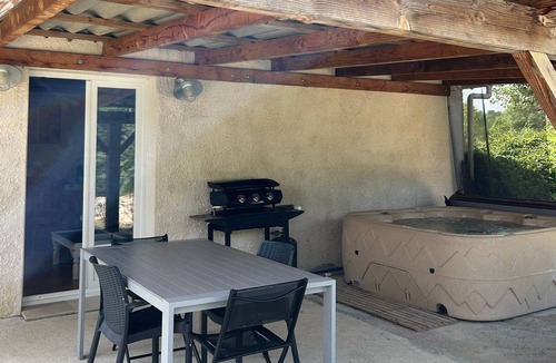 Servas Cottage | the gites les chênes n. 2, private pool and spa