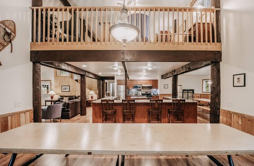 Glacier Cabin | The Glacier Lodge - Perfect for Large Groups!