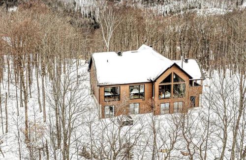 Saint-Faustin-Lac-Carre Ski Chalet | The Glam Shack - Golf, Ski, Spa