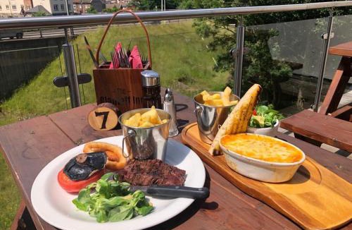 Treharris Apartment | The Glantaff Inn Bunkhouse