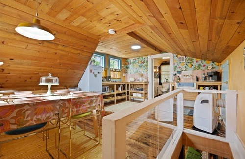 Wilmington Historic District Apartment | The Glass Garden - 60s/70s Retro-Themed Apartment