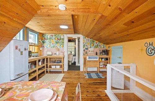 Wilmington Historic District Apartment | The Glass Garden - 60s/70s Retro-Themed Apartment