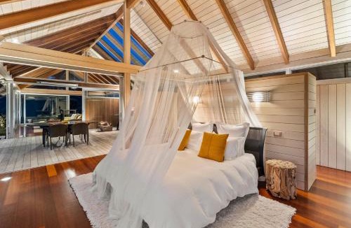 Taiharuru Villa | The Glasshouse