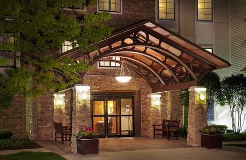 Glenview Condo | "The Glen" District Suite with A/C | Business Center + Heated Indoor Pool!