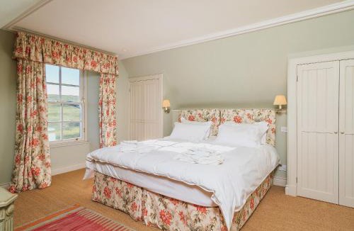 Newbridge House | The Glen Farmhouse