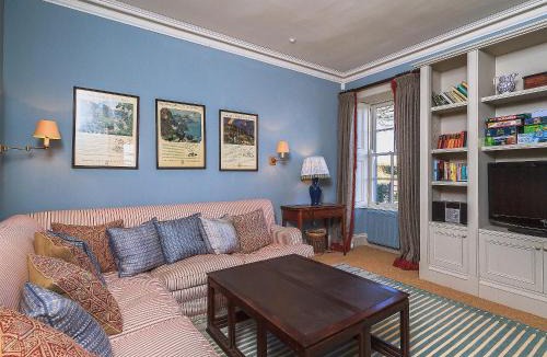 Newbridge House | The Glen Farmhouse