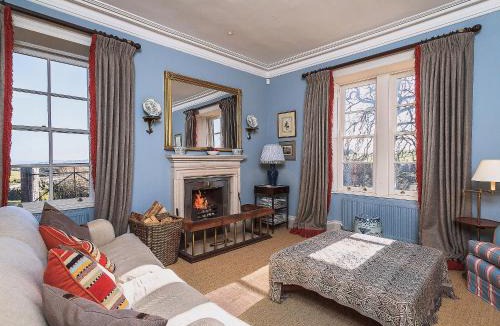 Newbridge House | The Glen Farmhouse