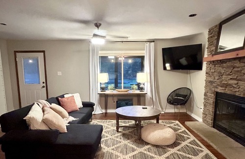 Crane Hill Cabin | The Glennadair on Smith Lake