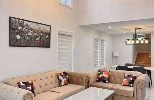 Riverside House | The Glorious Glidden Stunner/5bd 4bth with Patio