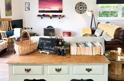 Five Oak Green House | The Goat Shed