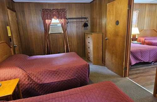 Lake George Cabin | The Gold Eagle Cottage 7