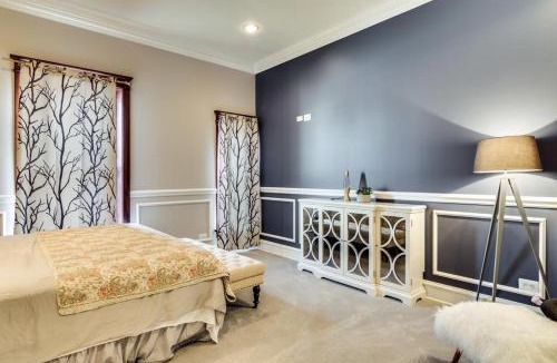 East Village Hotel | The Golden Arm