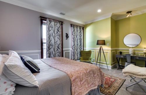 East Village Hotel | The Golden Arm