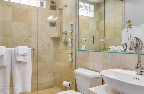 East Village Hotel | The Golden Arm