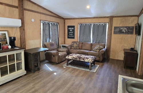 Board Camp Cabin | The Golden Eagle Cabin