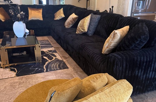 Jonesboro House | The Golden Hideaway