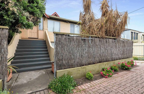 Henley Beach Apartment | The Golden Key Henley Beach