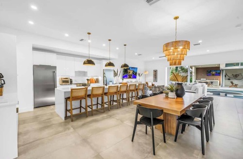 Sarasota House | The Golden Palms