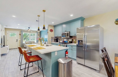 Southeast Houston House | The Golden Standard, Stylish New Home With Garage