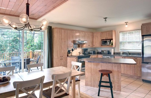 Mont-Tremblant House | The Golf and Mountain View Retreat by Instant Suites