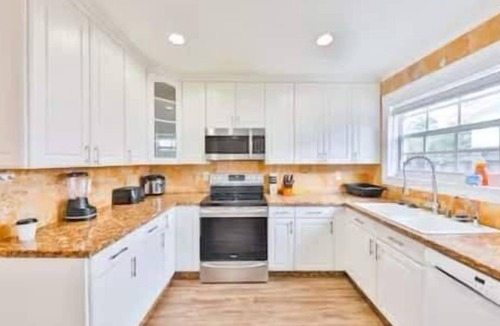 Hallandale Beach House | The Golfstream Dunes