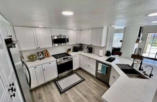 Val Vista Lakes House | "The Gondola Getaway" - Fully remodeled luxury waterfront home