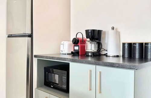 Maizerets Apartment | The Good Life | 2 Beds | AC | Limoilou