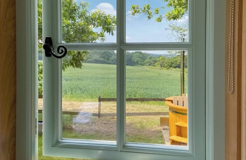 Petersfield Cottage | The Good Shepherd Hut.