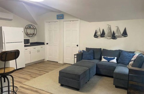 Baiting Hollow House | The Good Times House