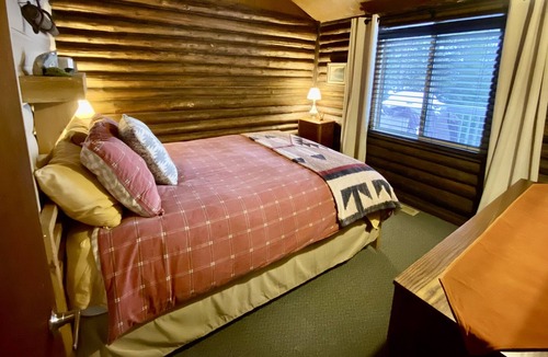 Gooderham Cottage | The Goodlodge- Summer Getaway