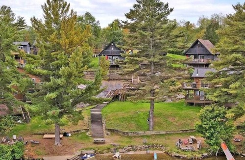 Gravenhurst Resort | The Goose Lodge at Granite Ridge