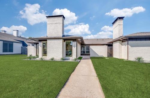 Richardson House | The Goph Getaway 4B 2B Duplex KING Pet Friendly